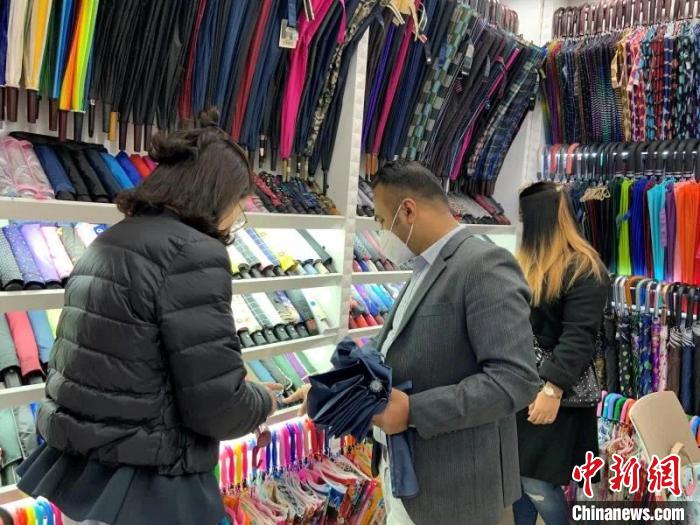 41个国家和地区245名外商乘包机赴义乌“淘”货