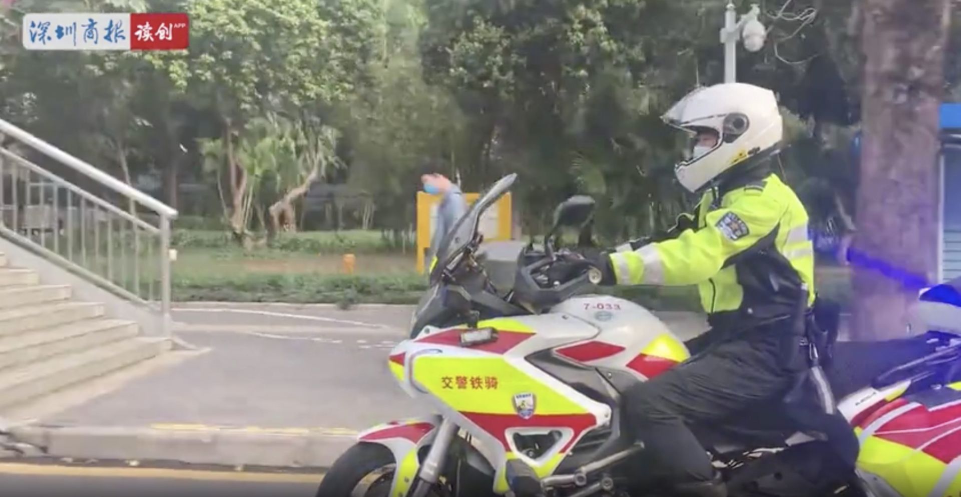 TA们说｜警服、摩托车，伴她守护鹏城逆风而行！