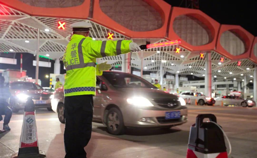 清明假期将至 交警呼吁市民尽量减少出行不要扎堆去景区  