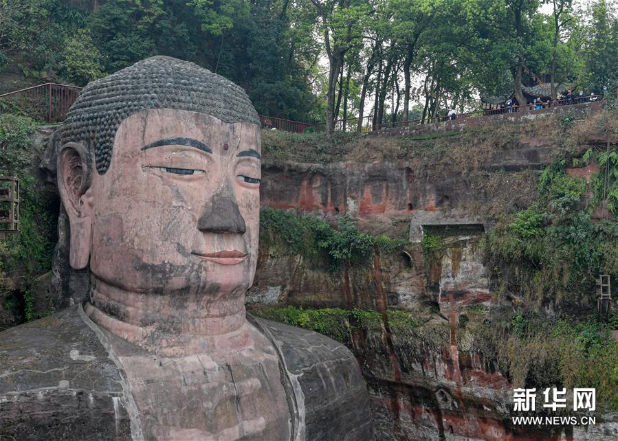 乐山大佛景区恢复开放