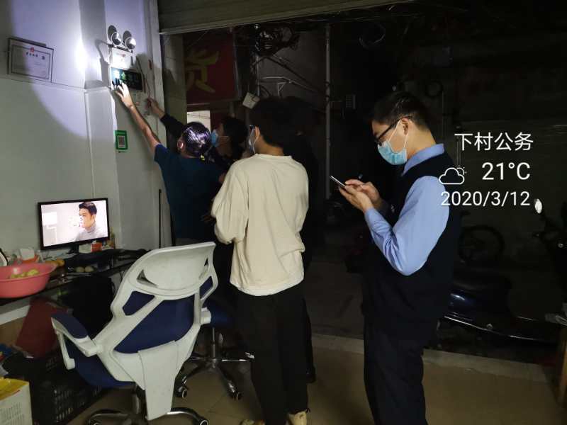 公明街道夜查消防隐患，开展安全“敲门行动” 