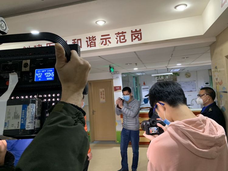 《战疫24小时》刷屏朋友圈！用镜头真实记录一名深圳社区工作者的疫线故事