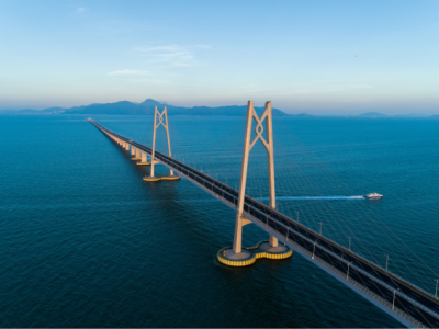 滨海游览新选择！深圳开通首个港珠澳大桥海上游航线