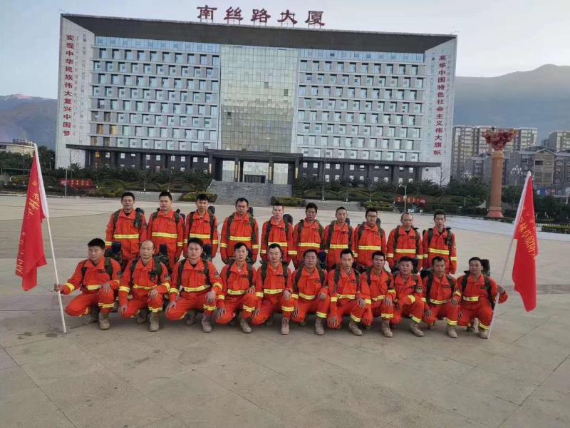 西昌森林大火3名受伤扑火队员最小24岁，全身烧伤严重 
