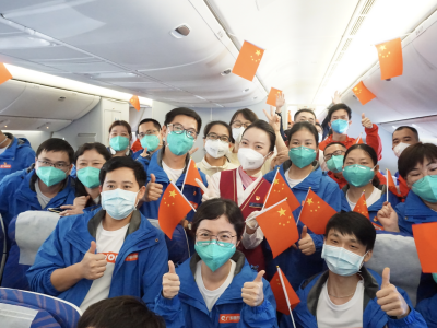 广东省支援湖北医疗队部分队员乘坐包机返粤 