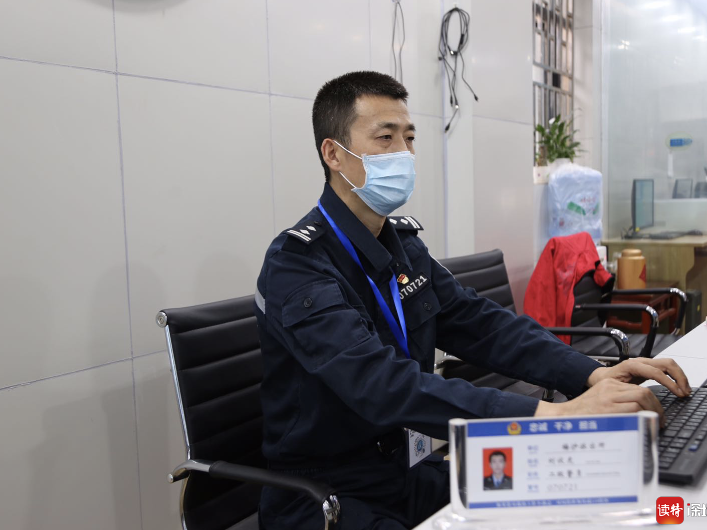 每日警星 | 刘伏虎：将疫情防控做到细微处 