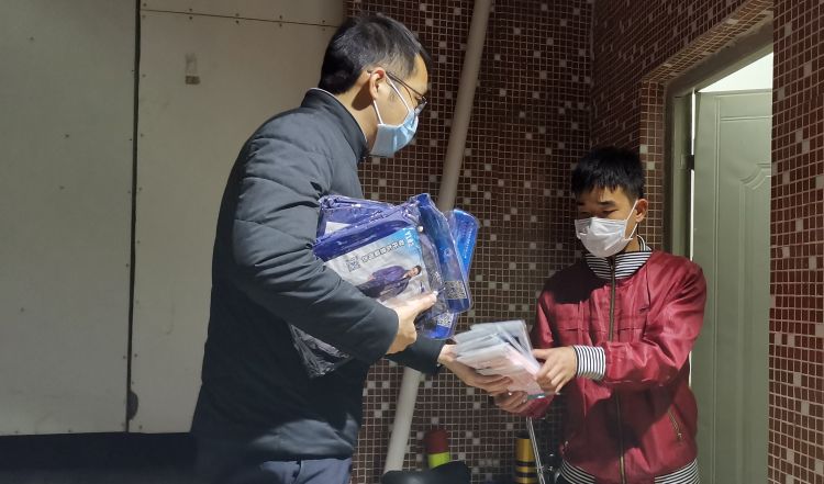 观湖街道硬核措施激励“疫”线人员担当作为，把疫情“战场”作为干部“考场”
