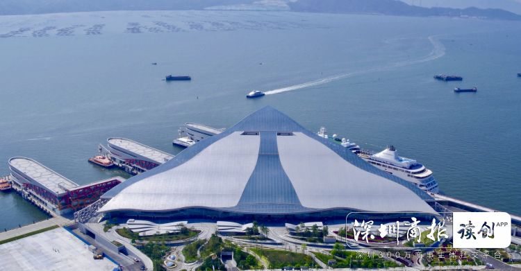 滨海游览新选择 深圳开通首个港珠澳大桥海上游航线