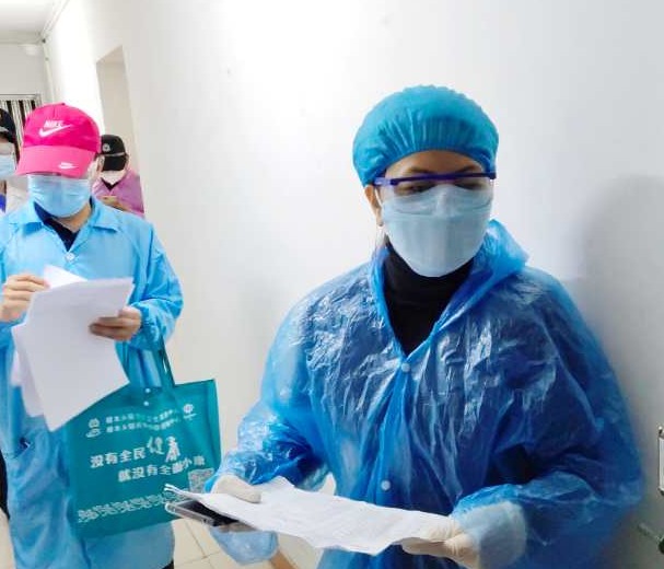 东莞社区居委会赵春华：把居家隔离封条当“财神”贴！