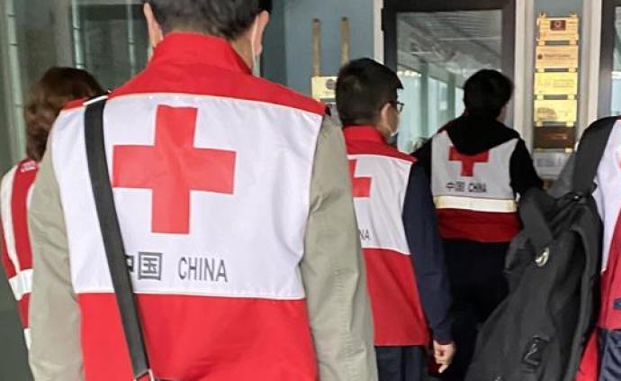 中国第三批赴意大利医疗专家组携抗疫物资从福州启程