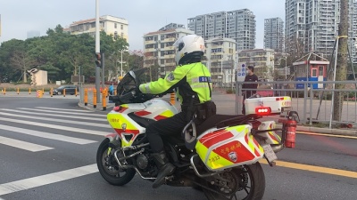 TA们说｜警服、摩托车，伴她守护鹏城逆风而行！