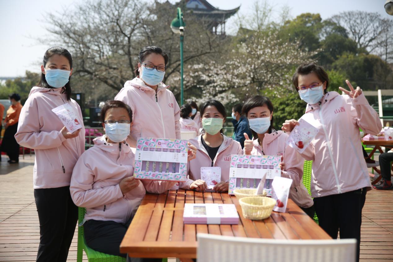 引领行业健康化趋势，良品铺子首推新品