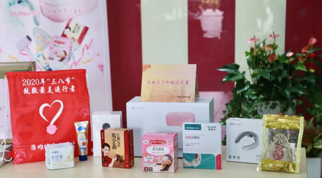 广东在鄂医疗队女医护人员收到“娘家”特殊的“三八”节礼物