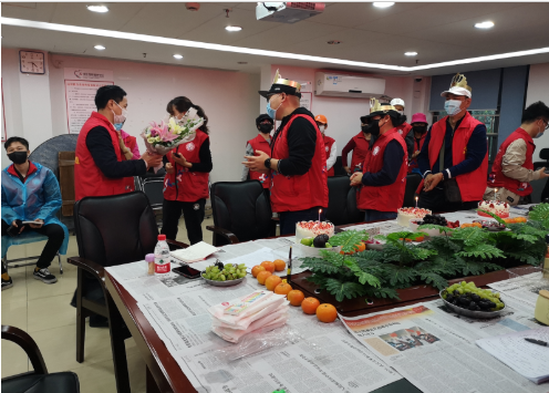 金地社区举办特别生日会给“特别的寿星公”