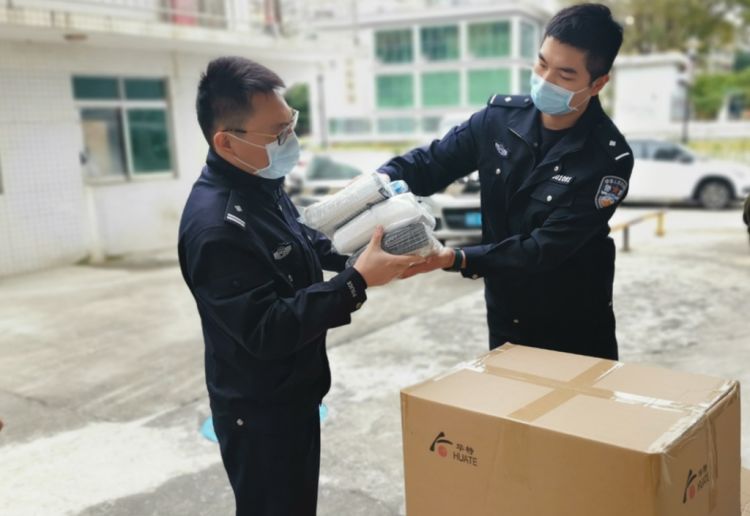 深圳皇岗边检站青年民警主动担当，勇战疫情