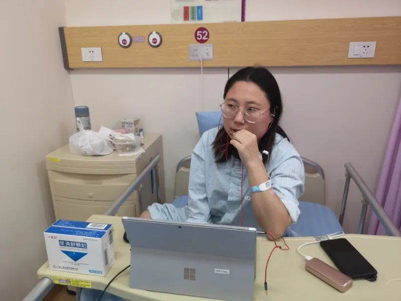 深圳市罗湖外语学校教师赵静：病床上的“直播间”