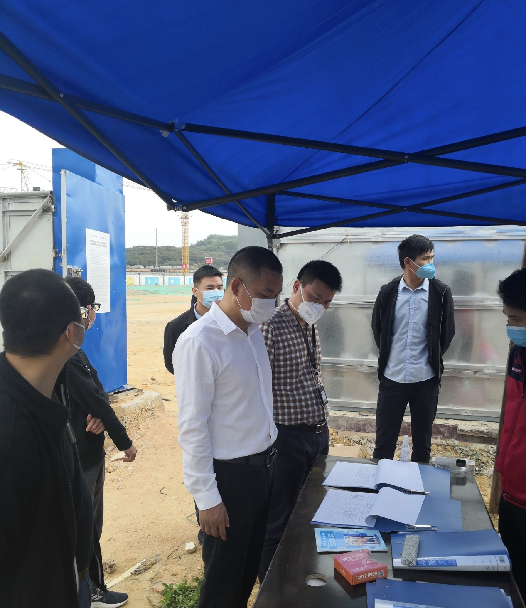 多向发力指导复工复产 凤凰街道投资在建20家工地员工到岗率100%