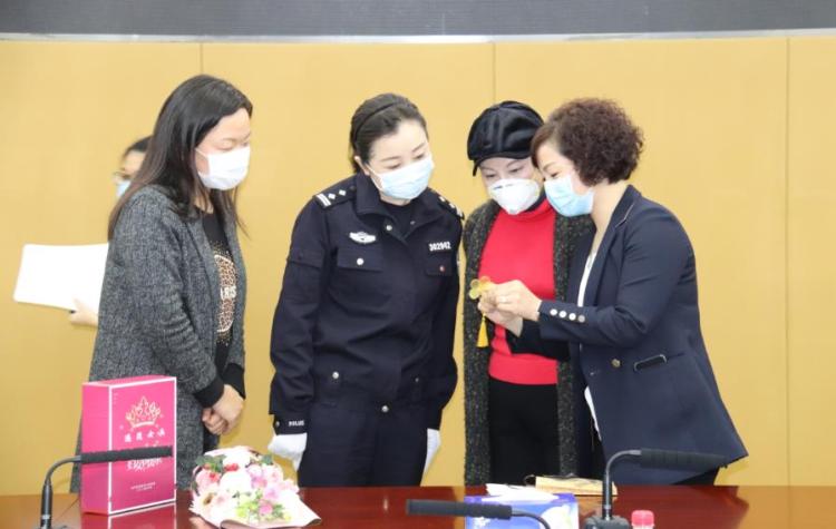 龙华区首度开展三八节关爱退役女兵主题活动