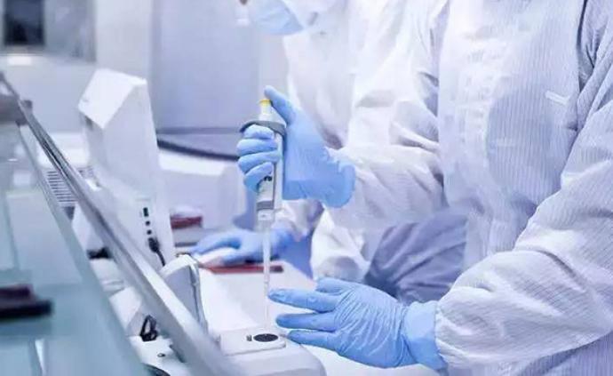中央应对新冠肺炎疫情工作领导小组：针对疫情变化部署外防输入内防反弹措施