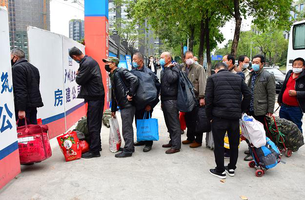 广州市黄埔区精准出招护航企业复工复产 ，千里“上门送医”给返岗员工体检