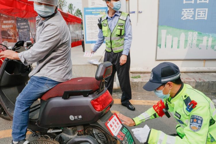 航城街道探索“四位一体”交安管理模式，提高居民交通安全意识