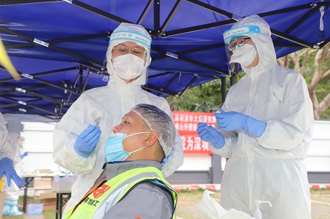 南山有建筑工地免费为工人做核酸检测