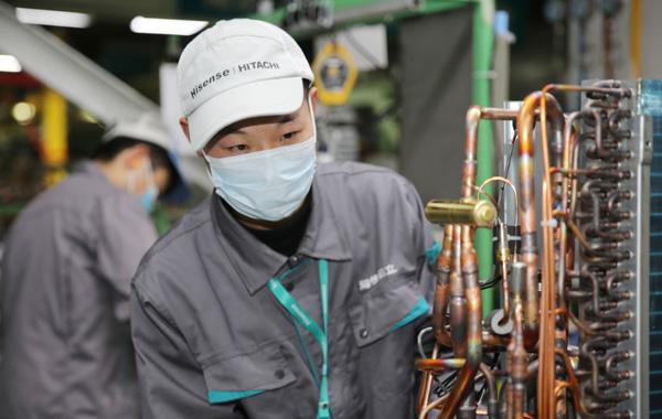 “共享员工”破解用工难题  深圳企业跨行牵手抗疫情