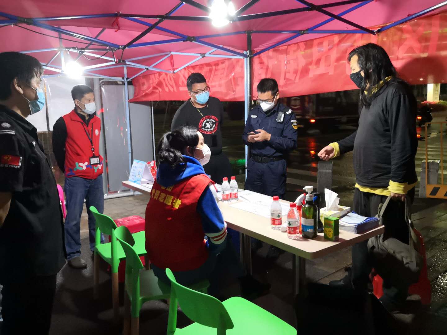 将围社区：防控疫情不忘为群众排忧解难