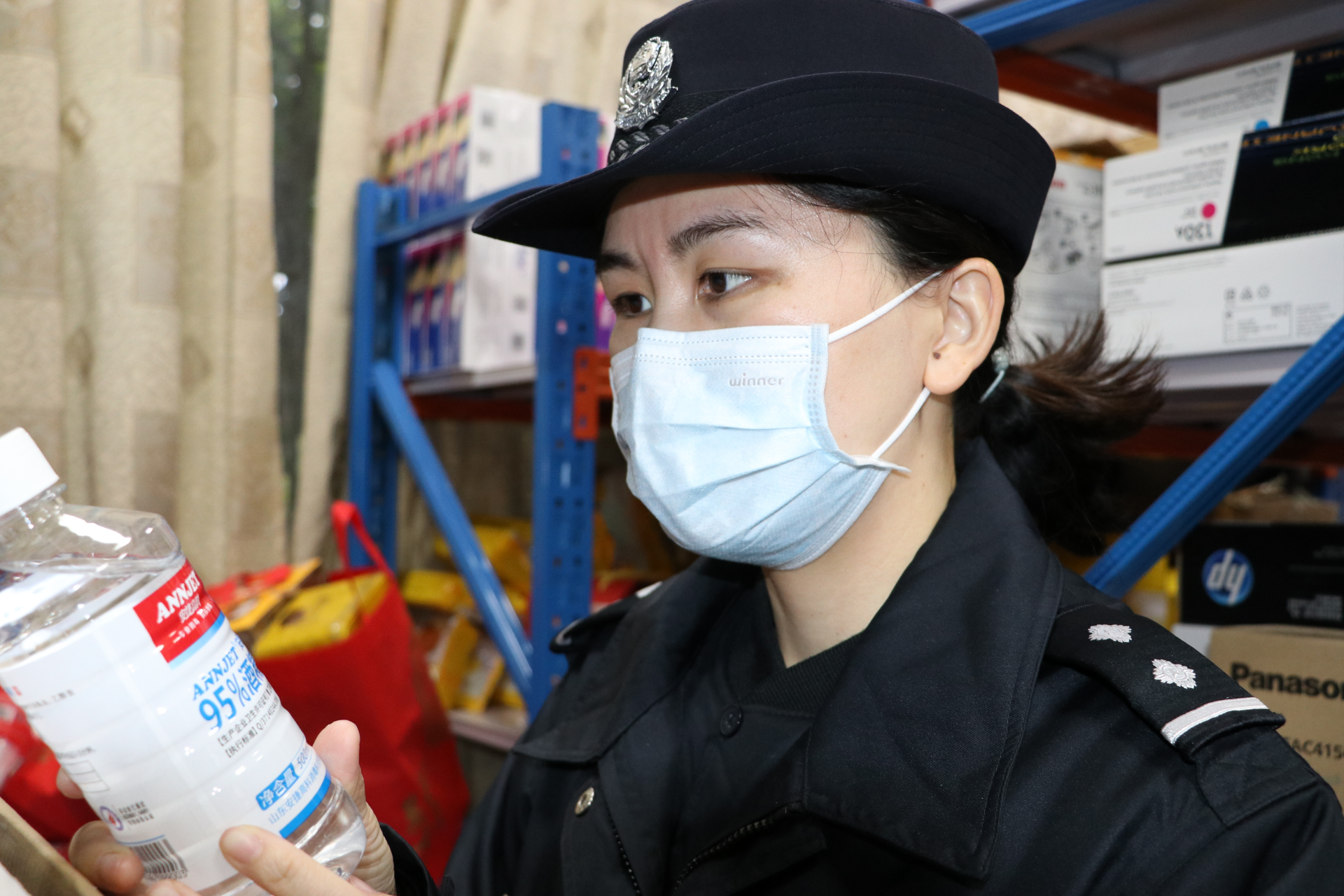 光明抗疫黄柳:内勤民警的“疫”线景色