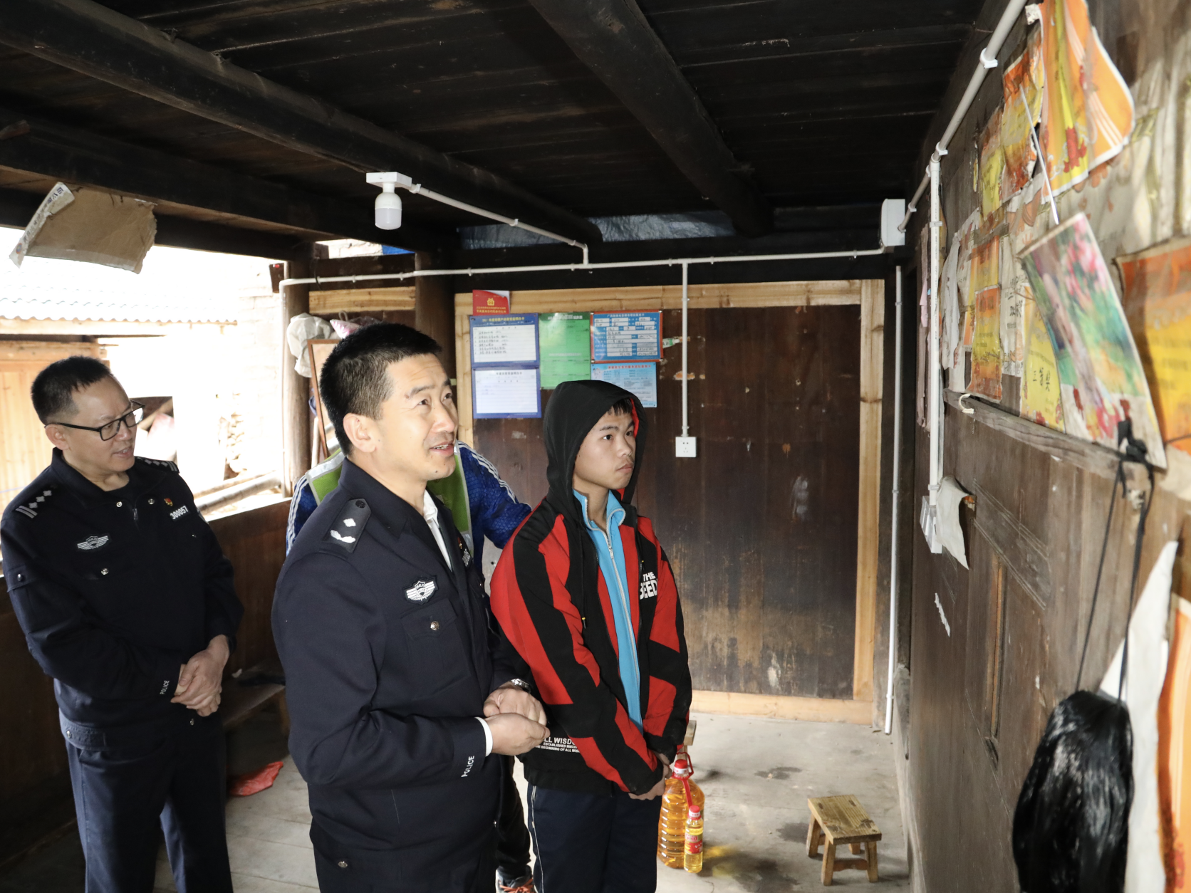 深圳边检总站扎实推进广西三江侗族自治县定点扶贫工作 