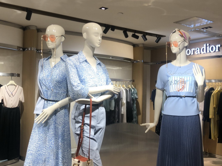 赶制“战袍”、直播带货……深圳服装企业助力抗疫和转型两不误