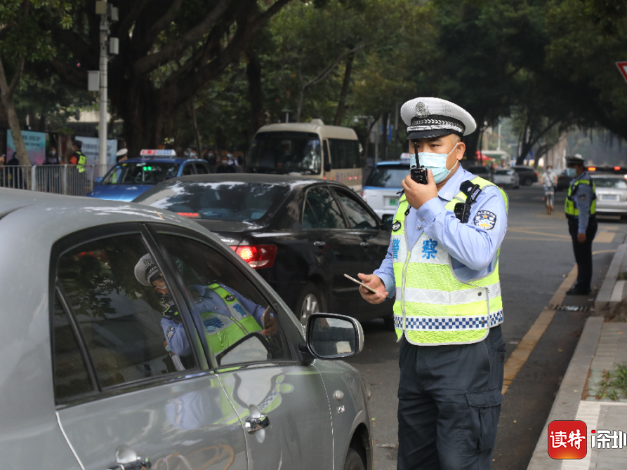上下学时段纳入特殊防控机制 光明警方多措并举全力以“复”
