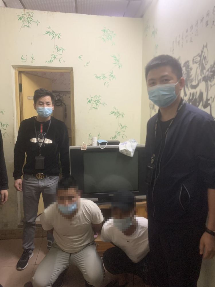 盗贼戴口罩入室行窃  一条“花裤子”成警方破案关键