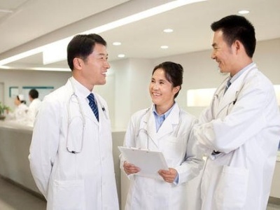 广州市八医院发布情况说明，心理科医生对护士进行心理干预