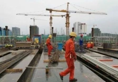 189米中广核工程大厦建设顺利推进 将成为宝龙新地标 