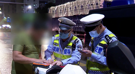 龙岗交警三天查处酒驾醉驾56起