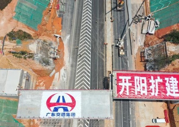 全国首次！开阳高速采用SPMT技术同步拆建天桥