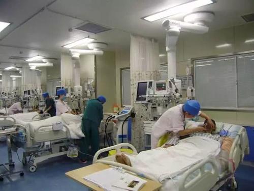 广东医疗队135人5日返粤，中山一院医疗队继续留守