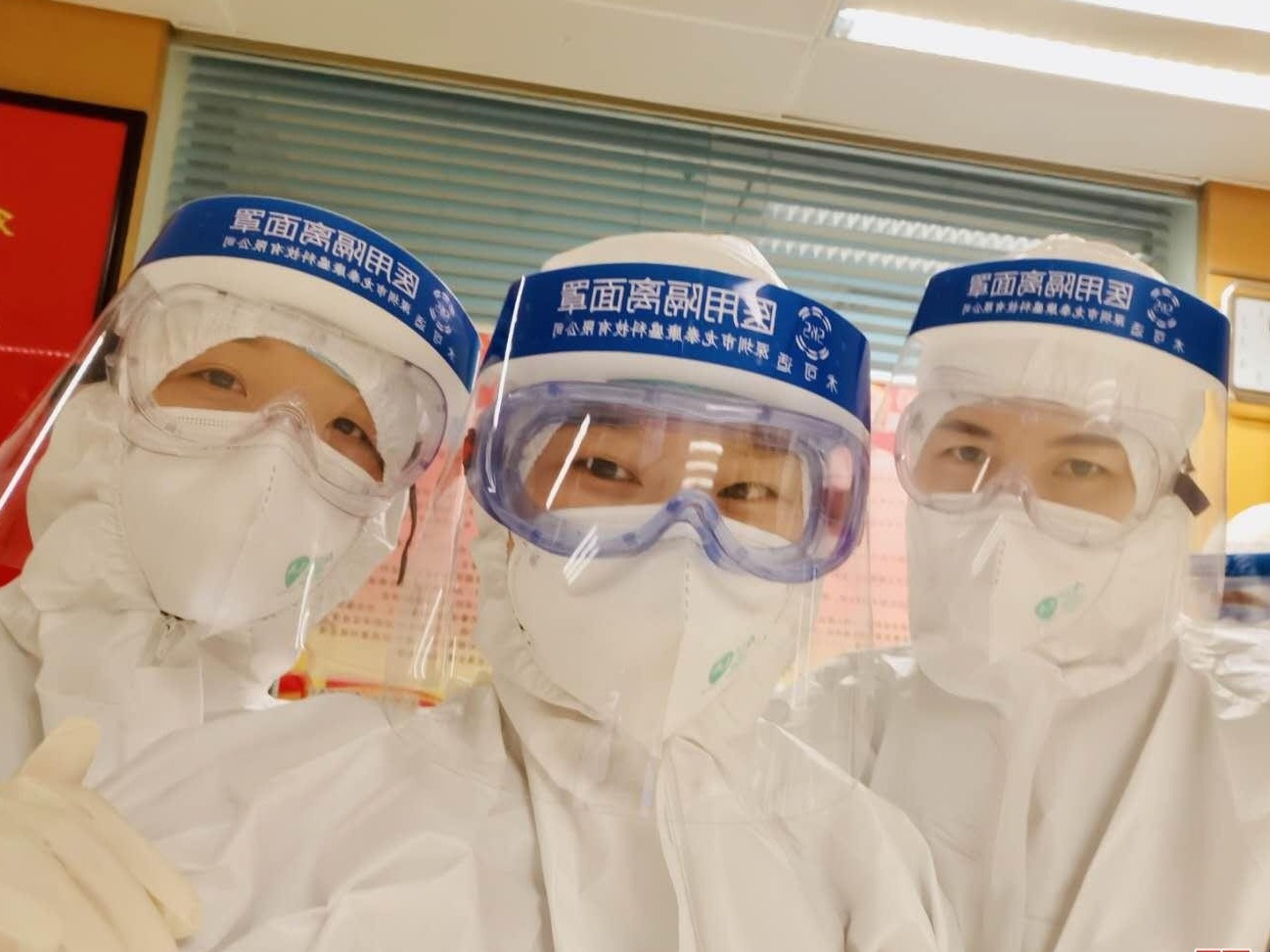 速描深圳机场边检人： 疫情下的三组“国门”家庭 