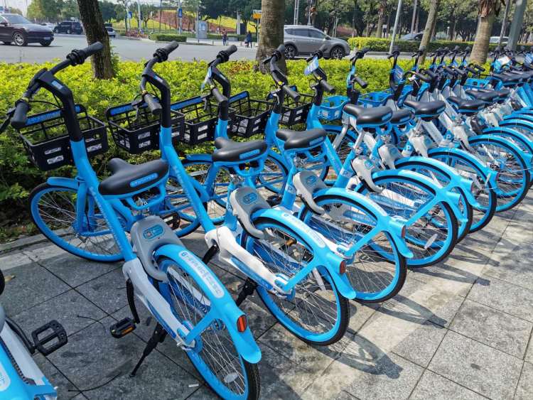 哈啰第五代共享单车“云行”落地深圳，能通过手机App一键锁车
