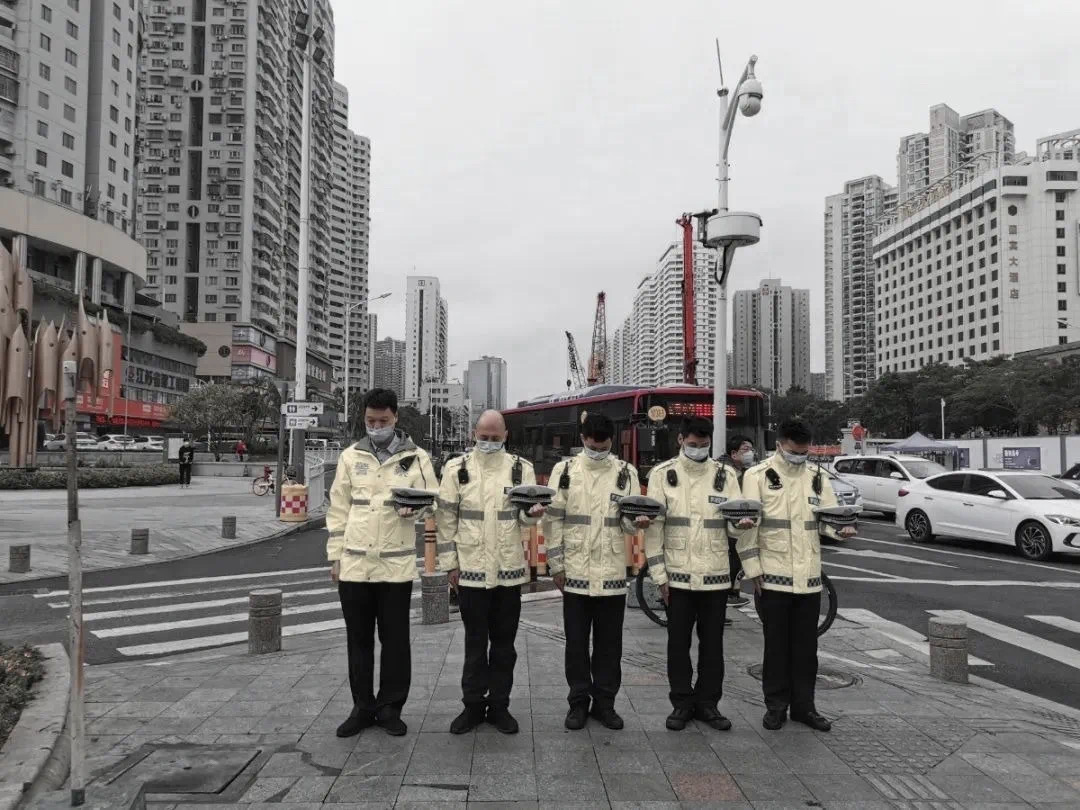 默哀，深圳全市临时调控93路口信号灯 