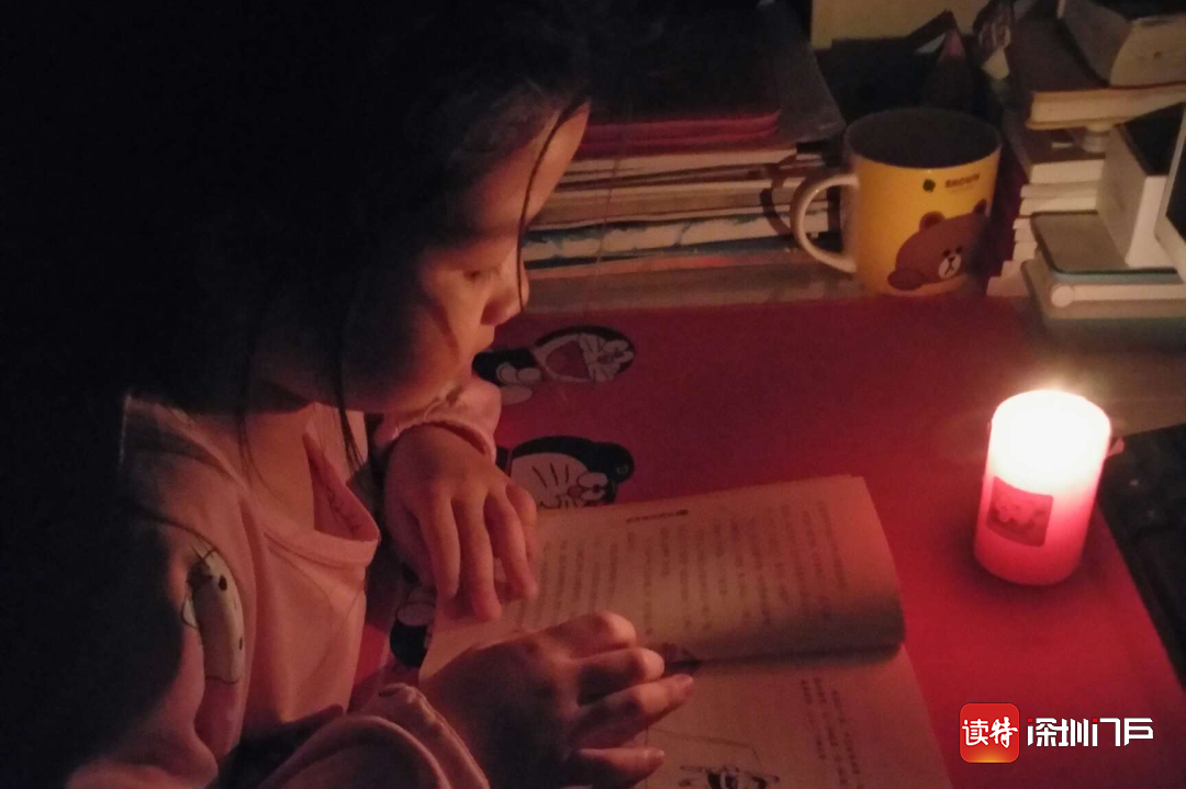 “熄灯，我们为地球发声......”这一夜文理娃这样解读“黑暗”
