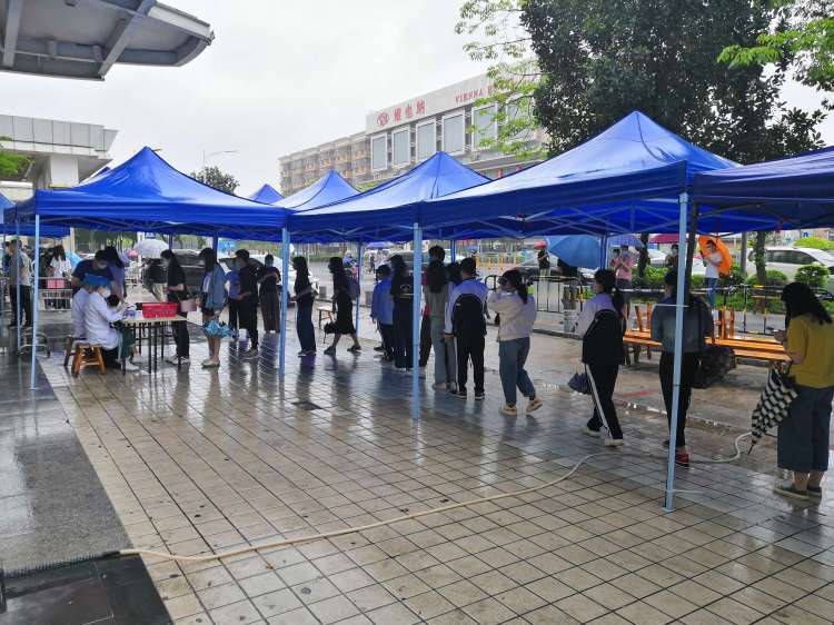 全力保障师生安全！龙岗街道已完成3956名师生核酸采样检测