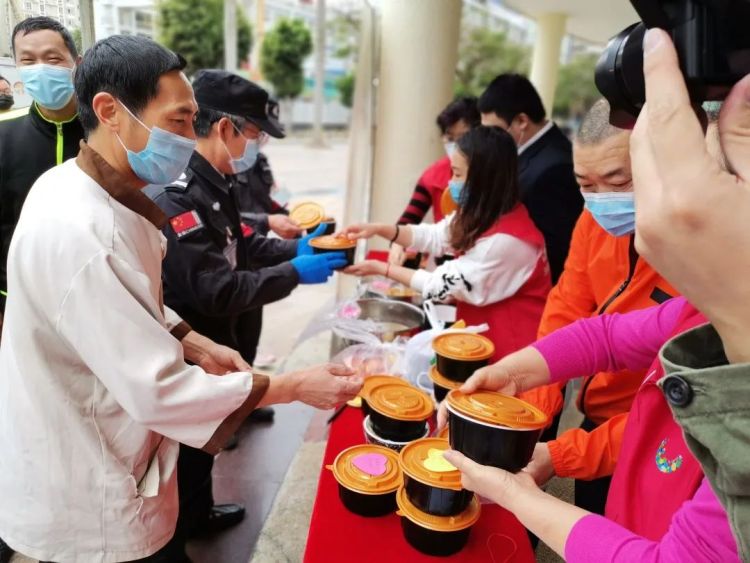 与“福宝宝”共同抗疫，破解服务“最后一公里”难题！福保街道基层治理新逻辑