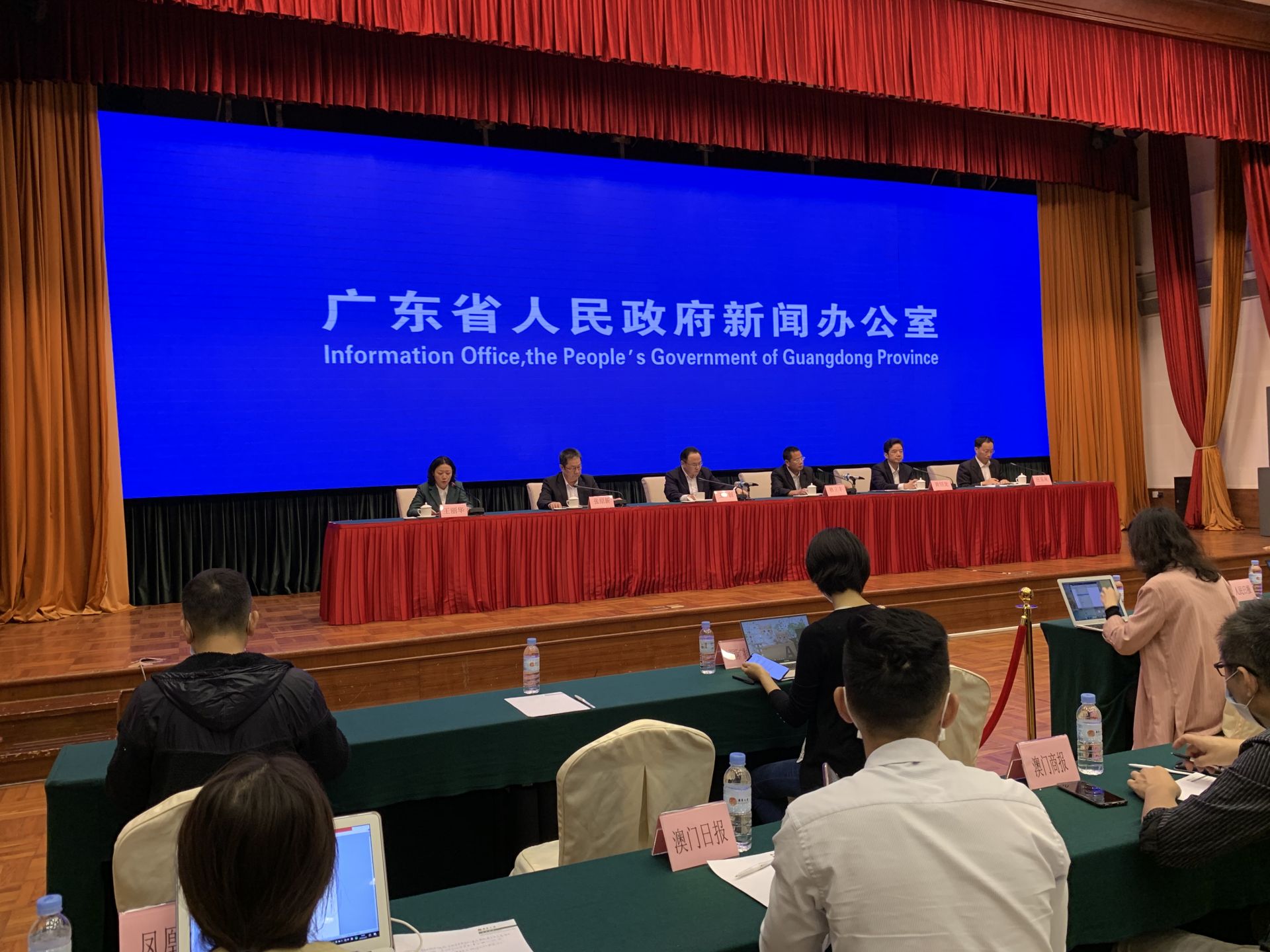 广东：返校前将对所有防控重点地区返粤初高三师生的核酸检测