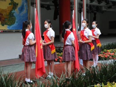 “神兽归笼”，深圳小学1-3年级学生返校上学