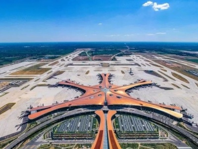 北京大兴国际机场3日起进入夏航季 假期航班增多