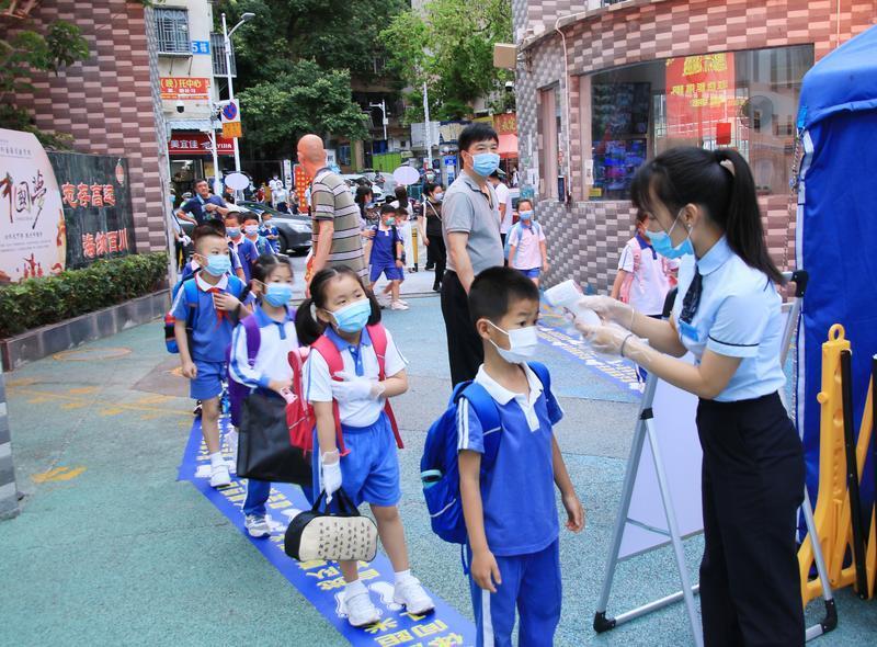 “萌娃”返校各种逗比：走错教室、忘了座位，还有这些……