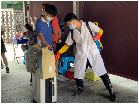 南外高级中学筑牢防线，迎来高一高二学子返校！
