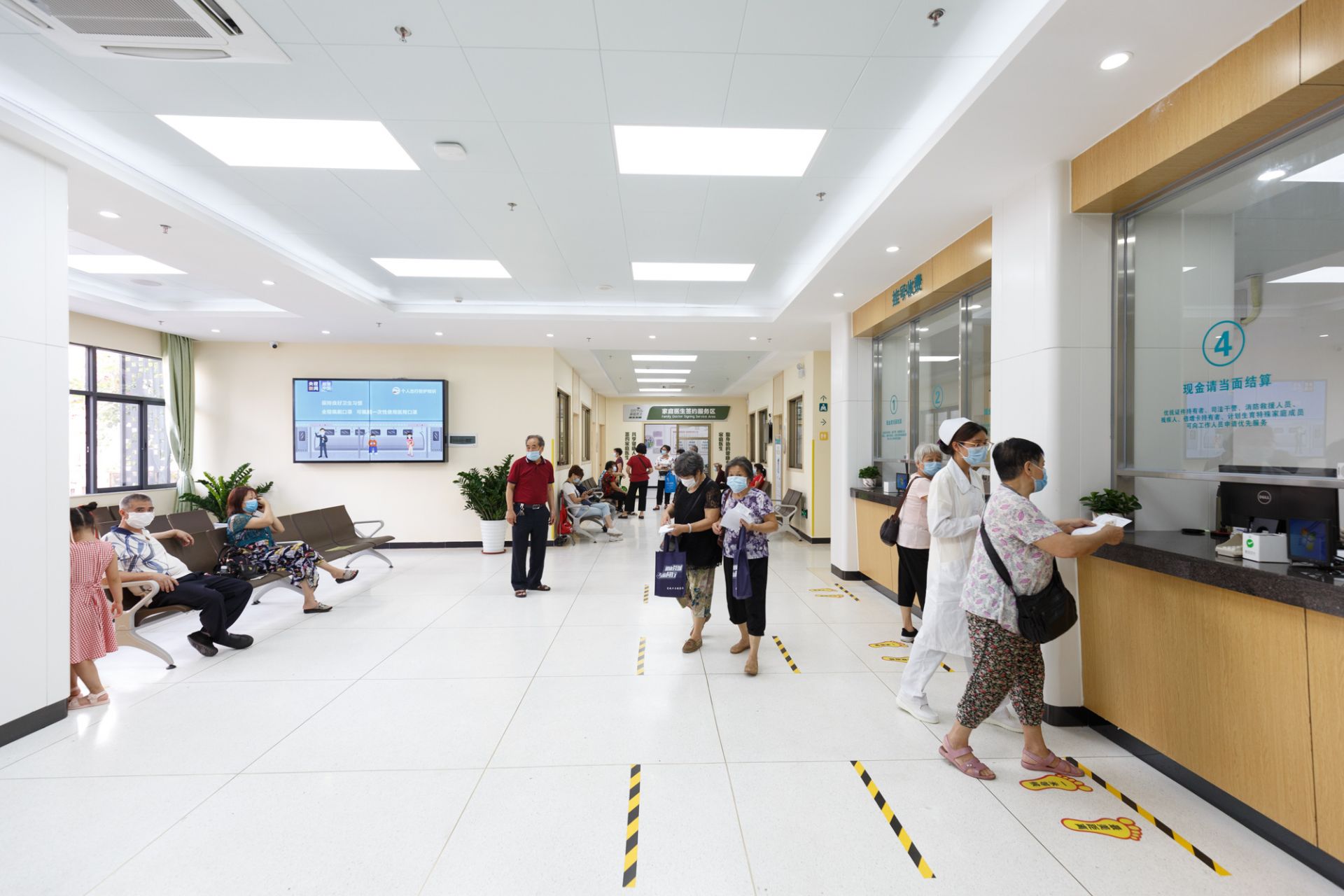 东莞莞城社卫中心大楼挂牌，有效解决“看病难、看病贵”
